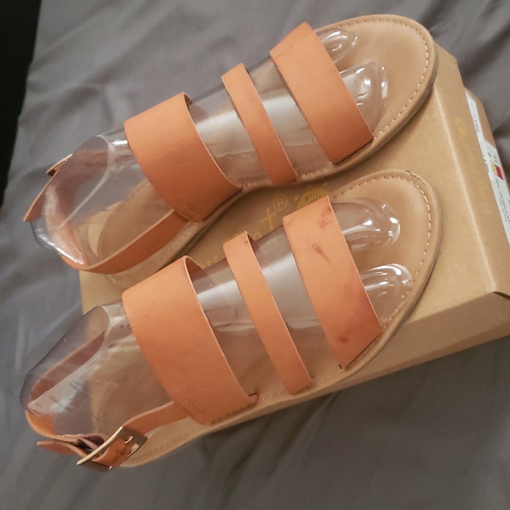 HAPPINESS SANDALS - Picture 2 of 4